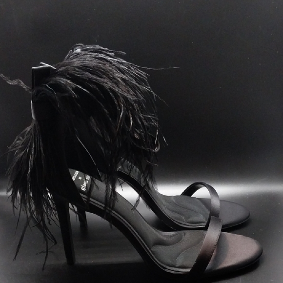 Gianni Bini Black Feathered Heels - Picture 3 of 5